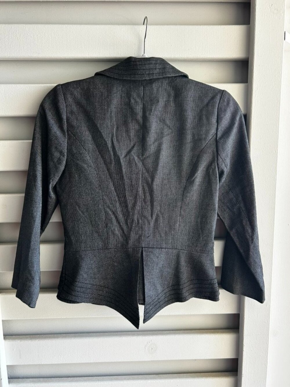 XOXO Jacket - Picture 4 of 5